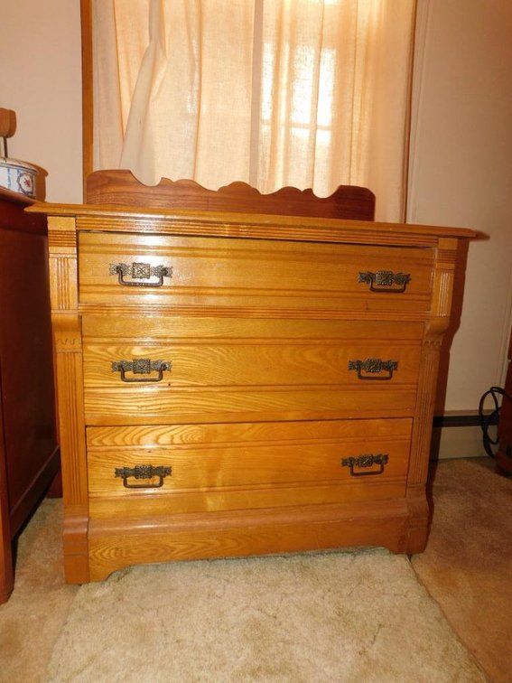 Antique 3-drawer chest