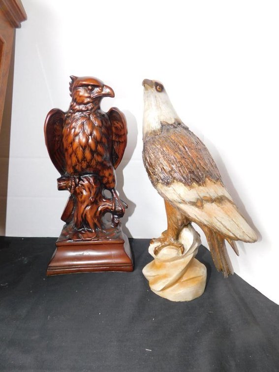 2 Eagle statues