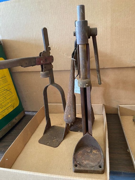 3 Vintage bottle cappers