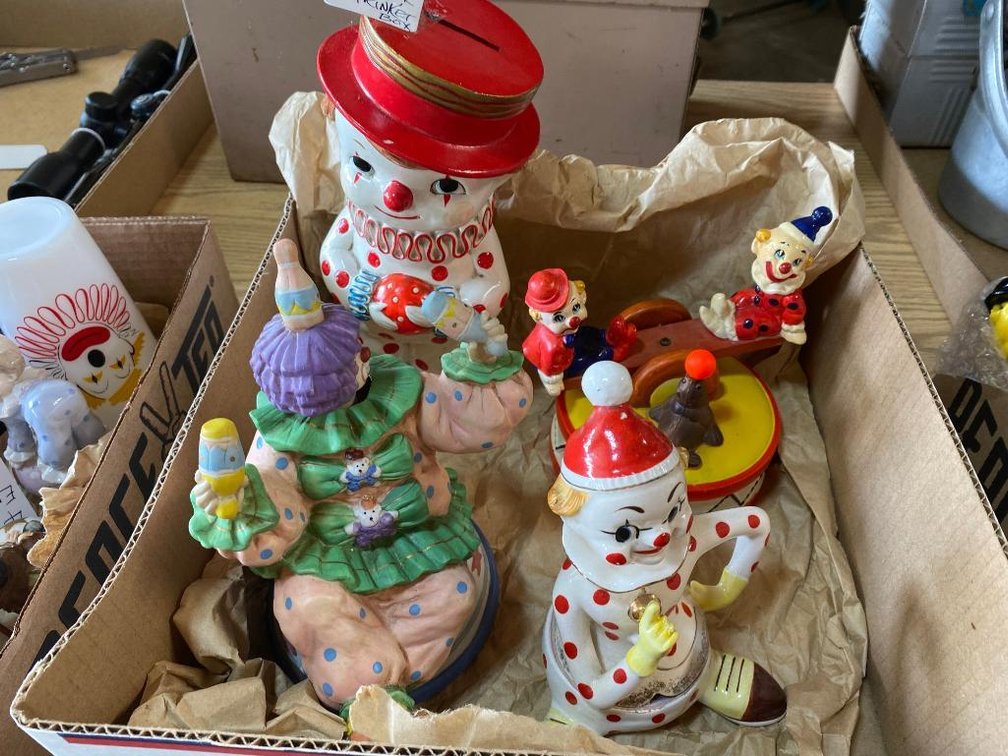 Lot of clown decorations:  2 Music boxes, bank and trinket box
