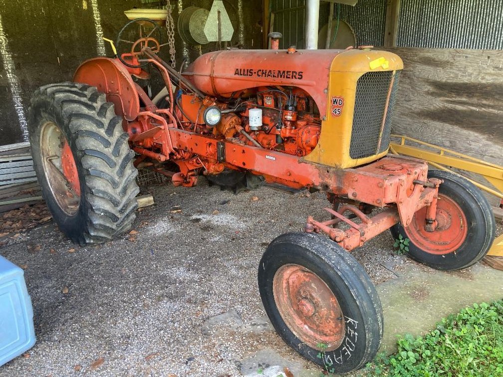 Allis-Chalmers WD45 4-cylinder gas; runs and moves as shown, but stuck in 1st gear
