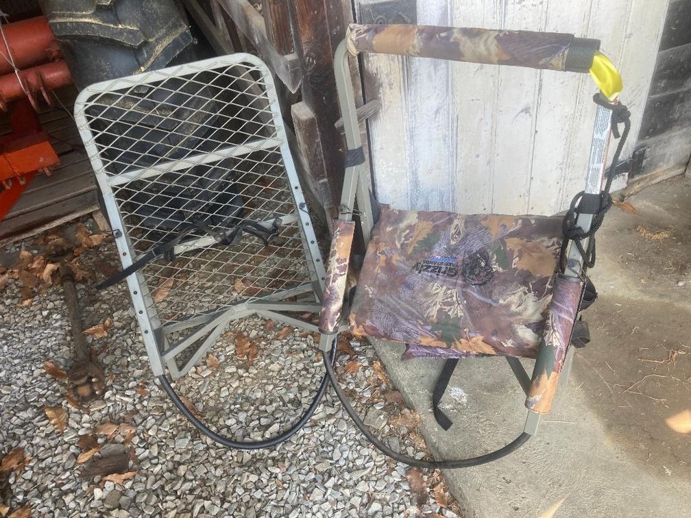 2 Tree stands