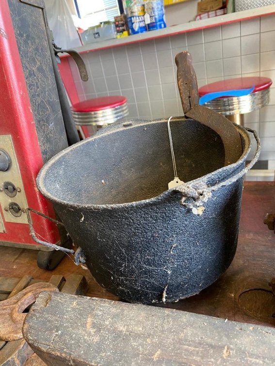 Cast iron kettle w/ crack in the bottom