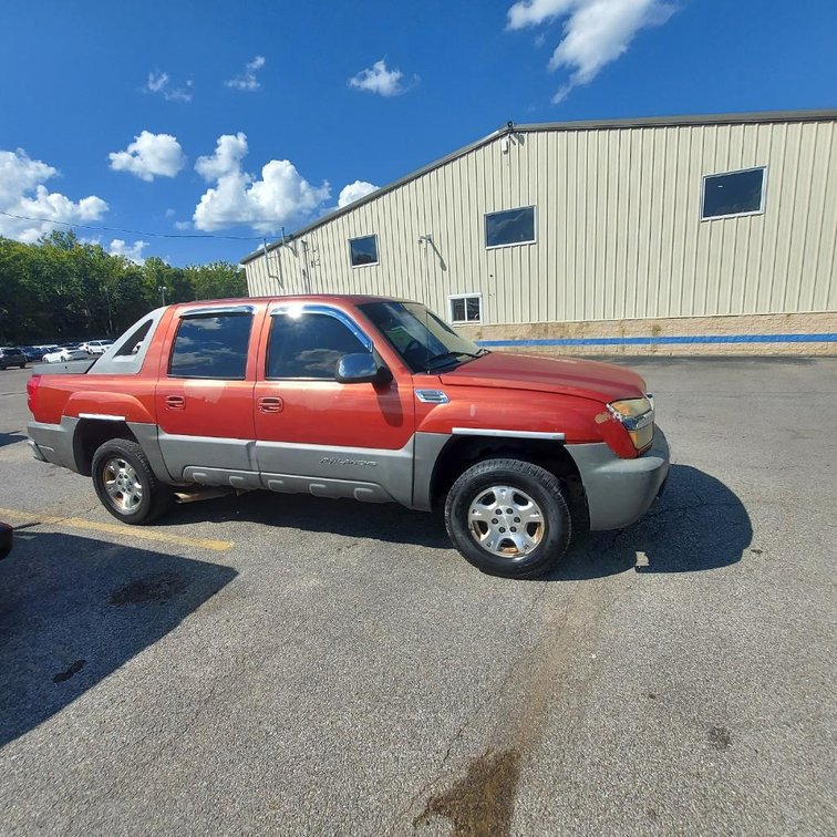 2002 Cheverolet Avalanche (Reconstructed Title) VIN# 3GNEC13T82G340835 Showing 157154 Miles
