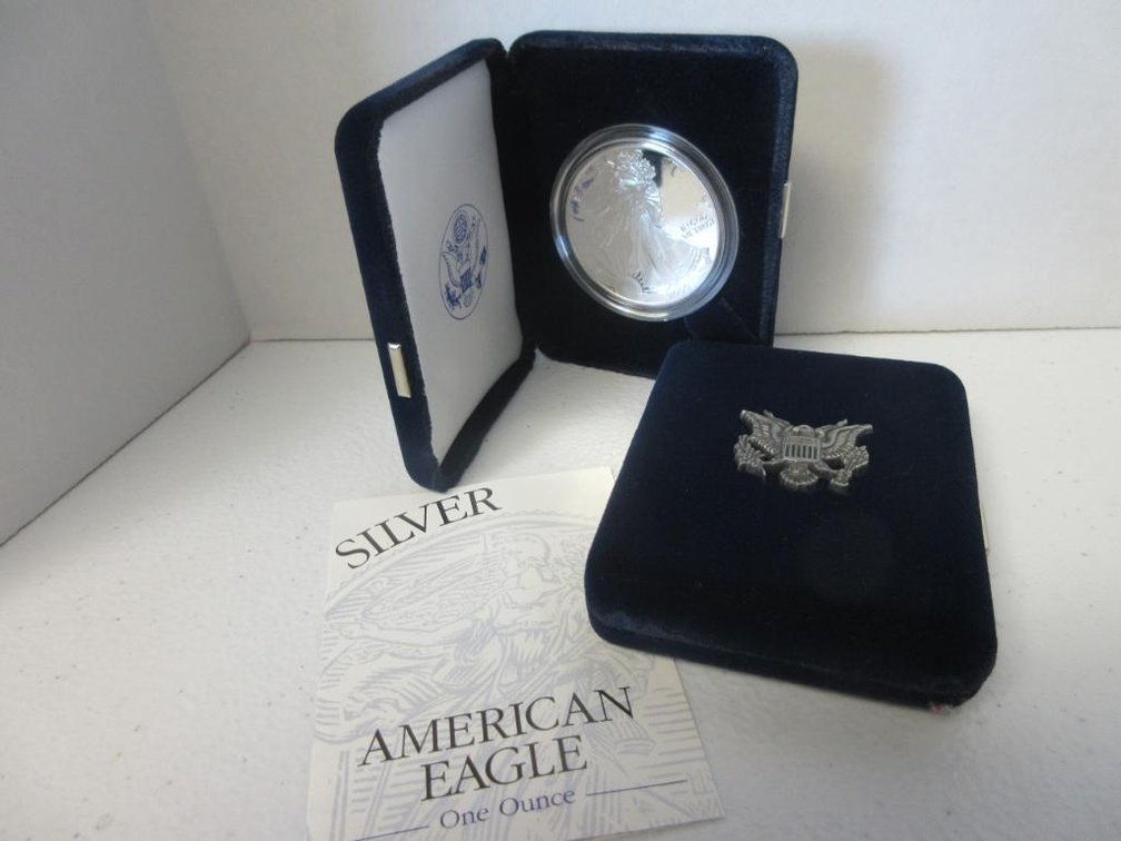 Two Silver American Eagle 1oz Uncirculated coins-one dated 2000 and one dated 2001