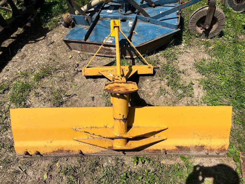 Farm Force 3-point hitch rear blade