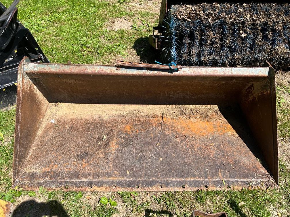 67" Bucket