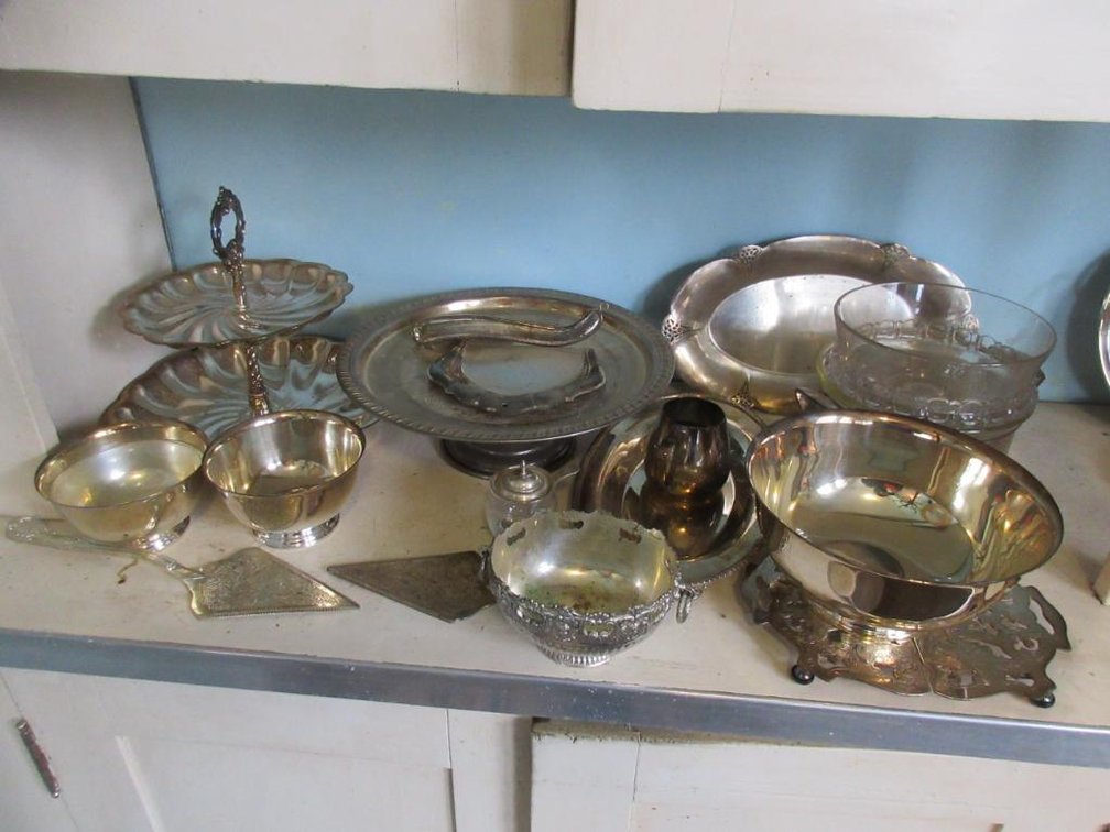 Various assorted silverplate pieces:  Trays, cake stand, bowl