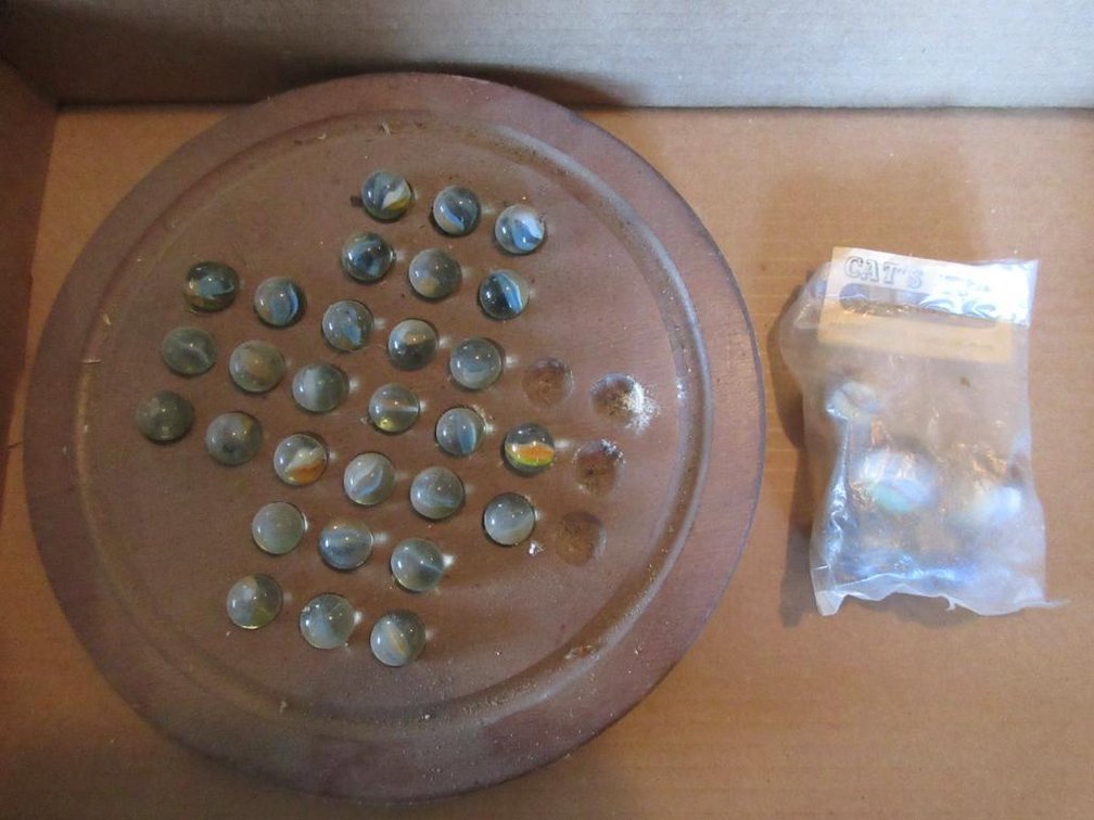Marble game w/ marbles