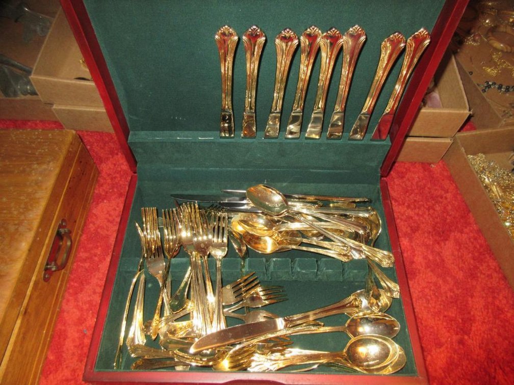 Stainless flatware