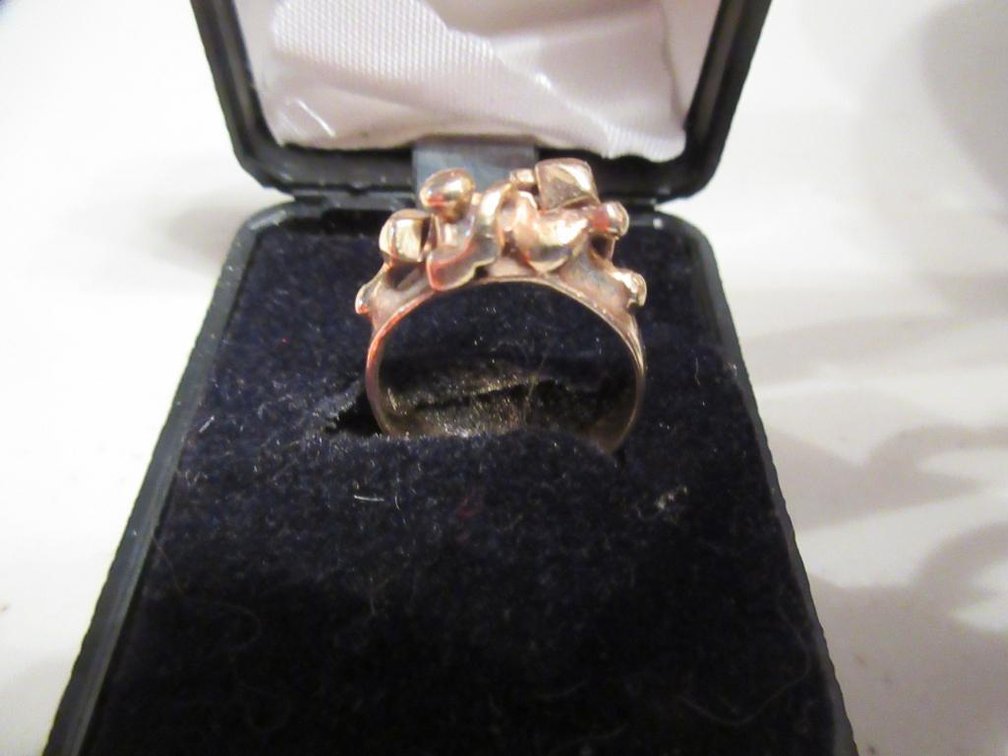 14-Carat gold ring