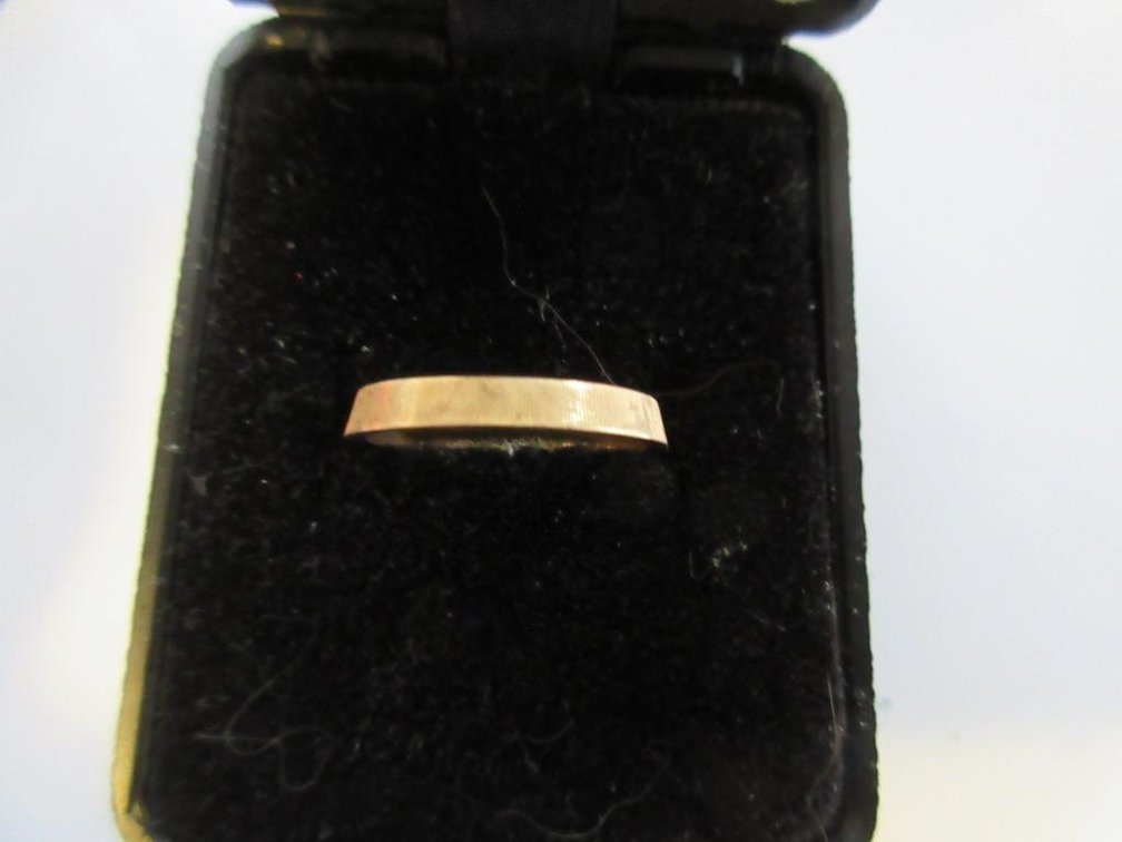 14-Carat gold ring