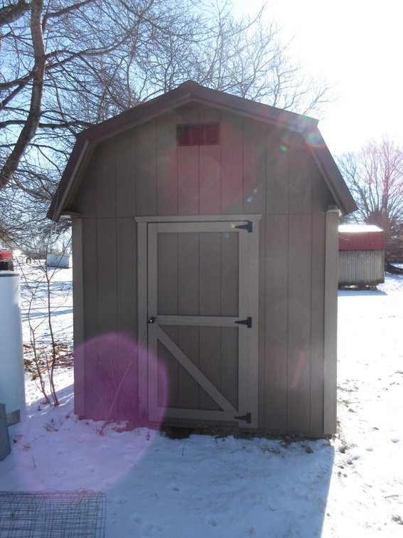 APPOX. 8X12 DOG KENNEL