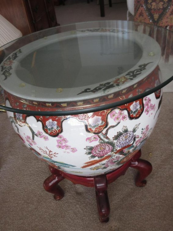 Asian pot w/ stand