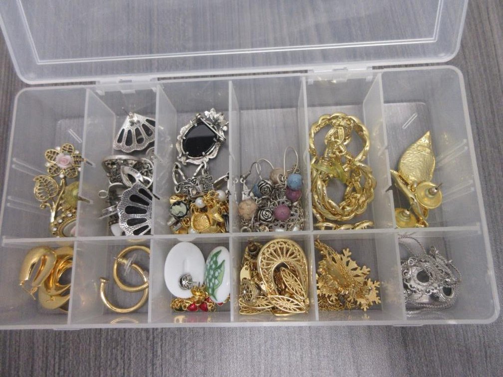 MISC COSTUME JEWELRY