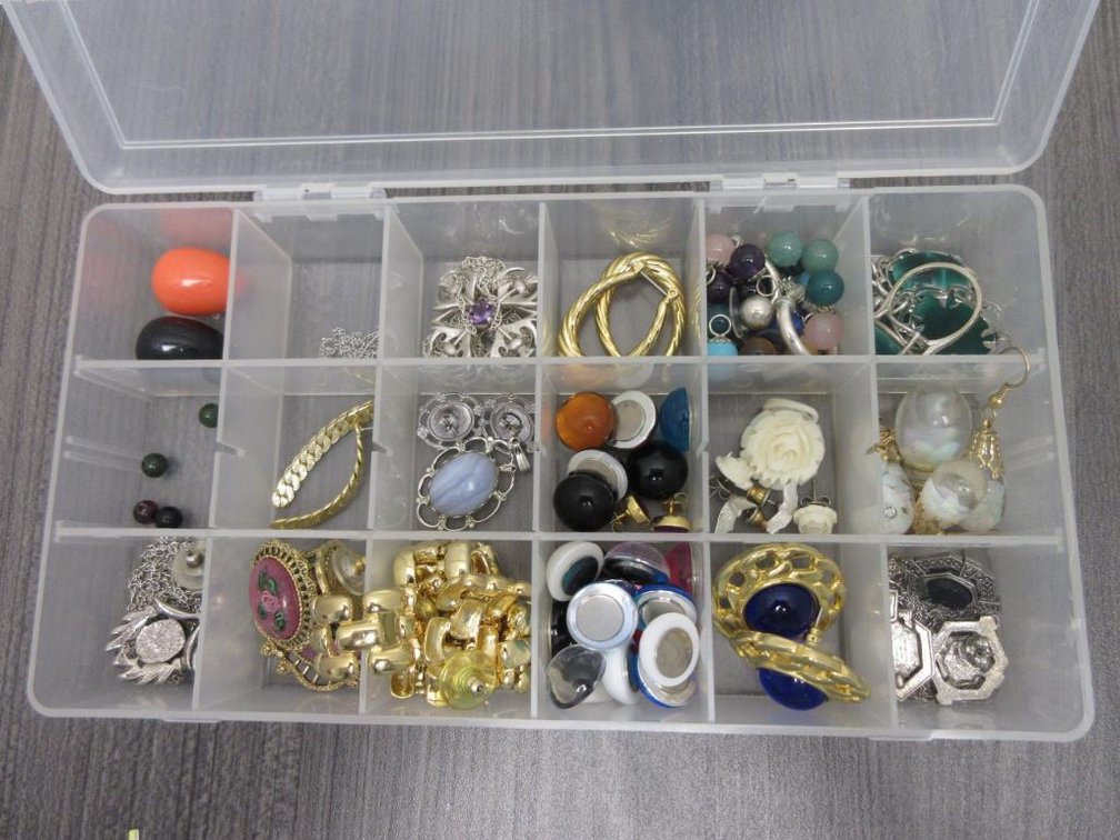 MISC COSTUME JEWELRY