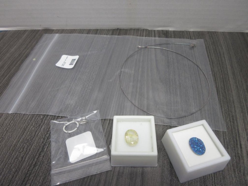 Pendant Setting and Chain 2 Un-set Gems