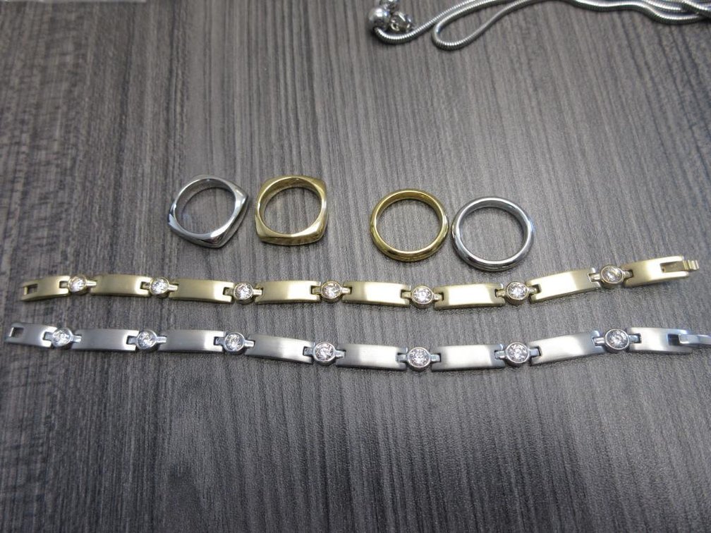 Stainless Steel 4 Rings 2 Bracelets