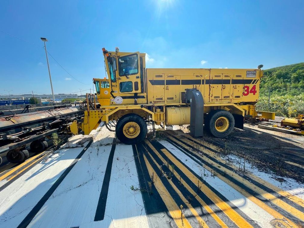 Oshkosh Sweepster Snow Eliminator Model HB-2518 w/ 2,837 hours