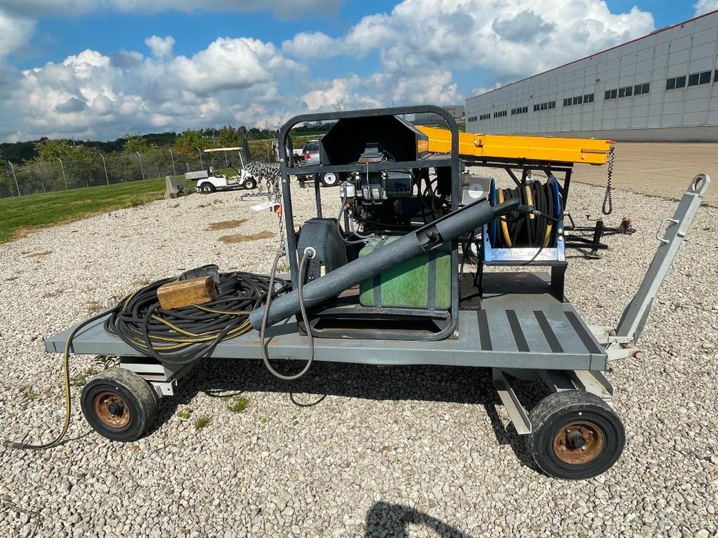 MI-T-M Corporation 3006 diesel pressure washer on towable cart w/ 379.3 hours