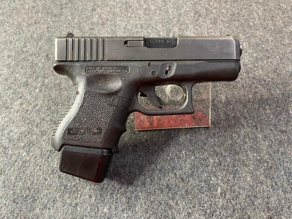 Glock 27 .40 S&W | SN: CBF285US