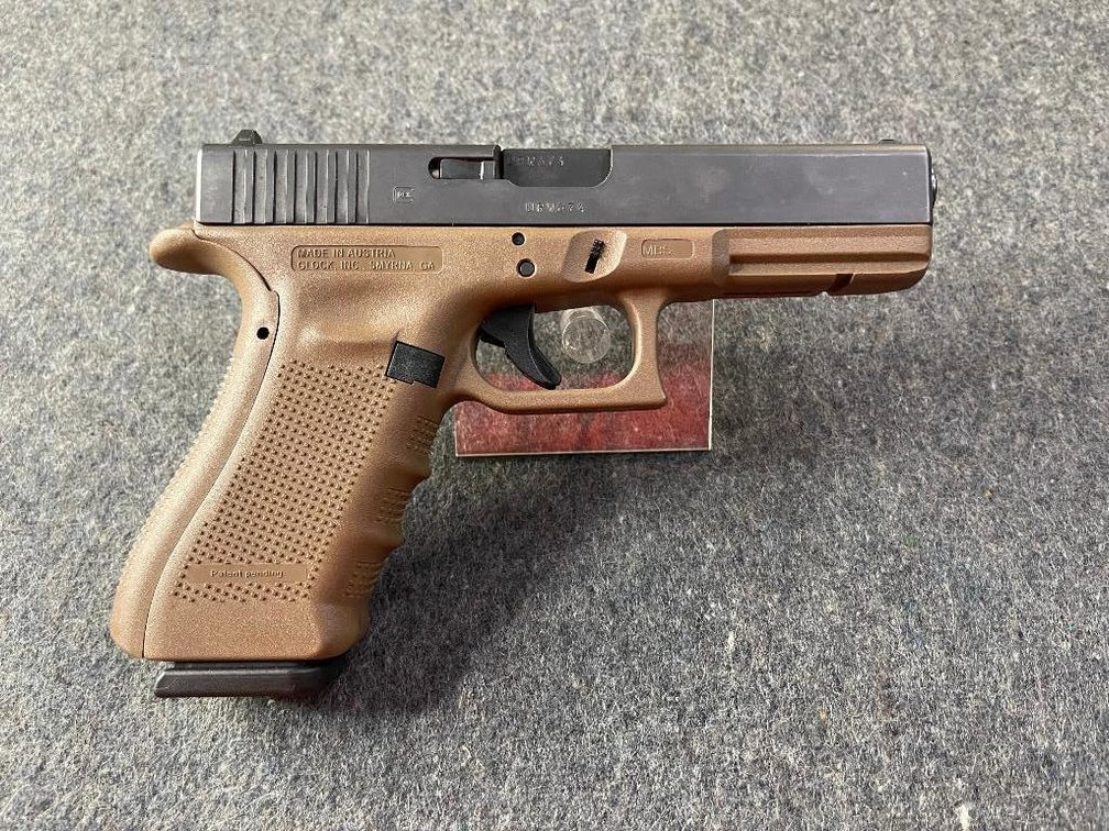 Glock 22 Gen4 .40 S&W | SN: URW674