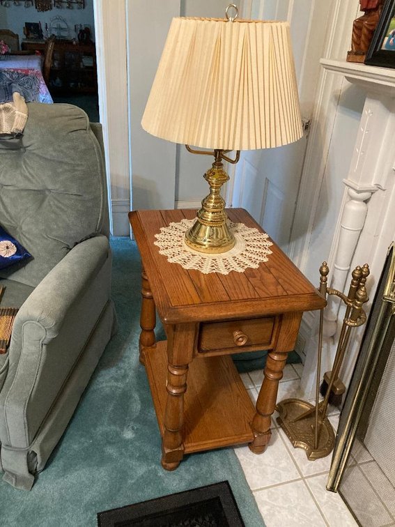Wood end table 18" x 25" x 27" & lamp 24"