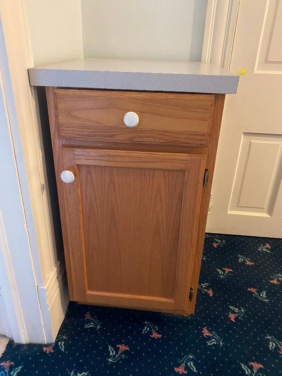Formica top 1 door 1 drawer cabinet 20" x 24" x 36"