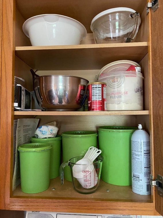 Contents kitchen cupboard  plastic ware & bake ware