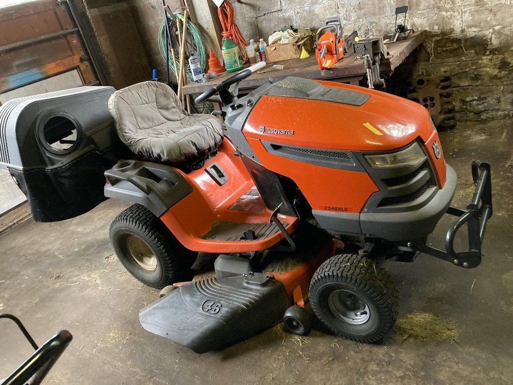 Husqvarna 2346XLS lawn mower  46" cut   409.5 hours  with grass collector