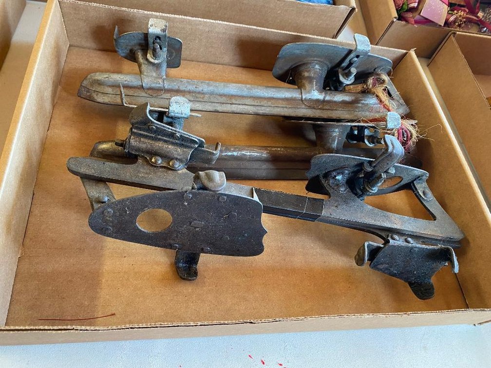 Primitive ice skates