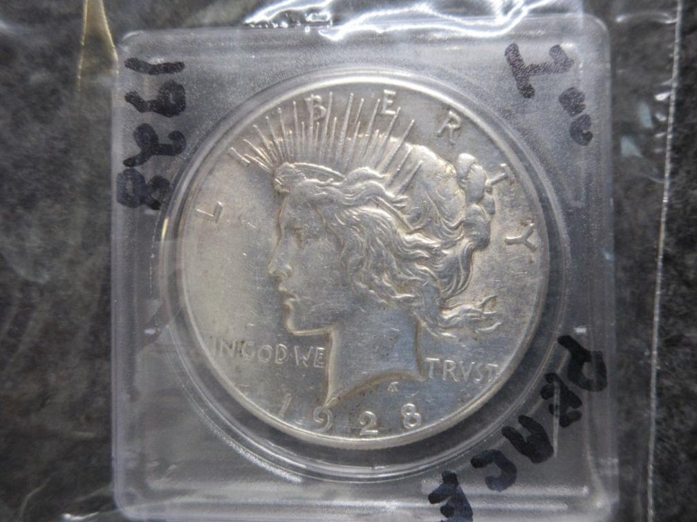 1928 Peace Dollar XF with reserve