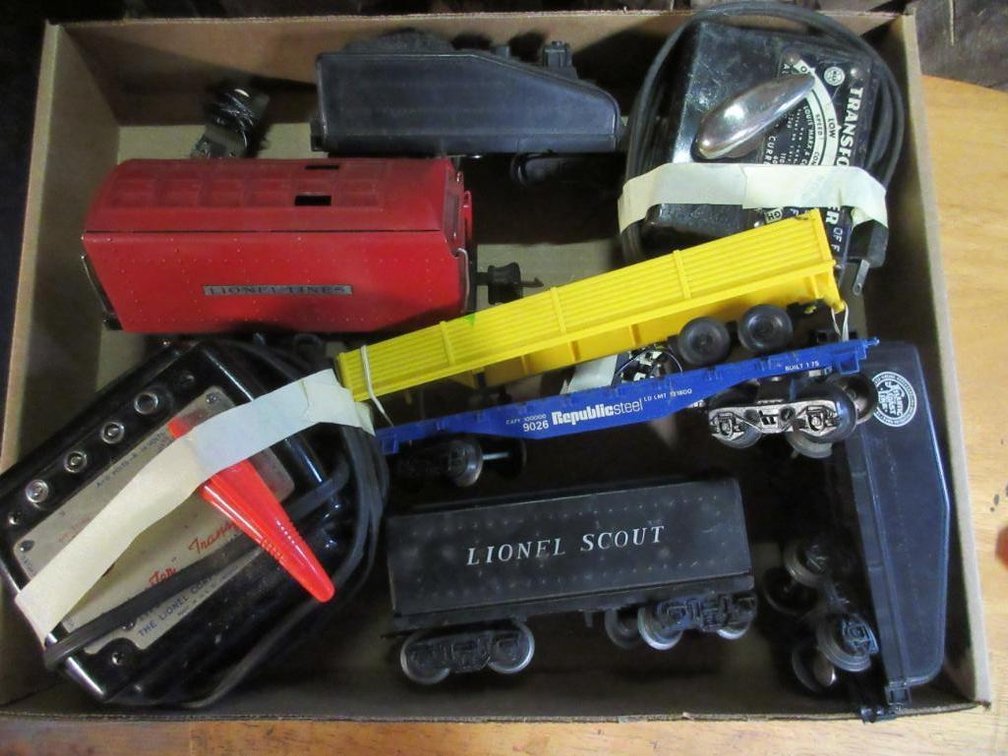 Lionel set of plastic train cars: Republic Steel flat car 9026, Lionel Lines car #265W, Engine Tender, Lionel Scout Tender & Atlantic Coastline Tender & 2 transformers