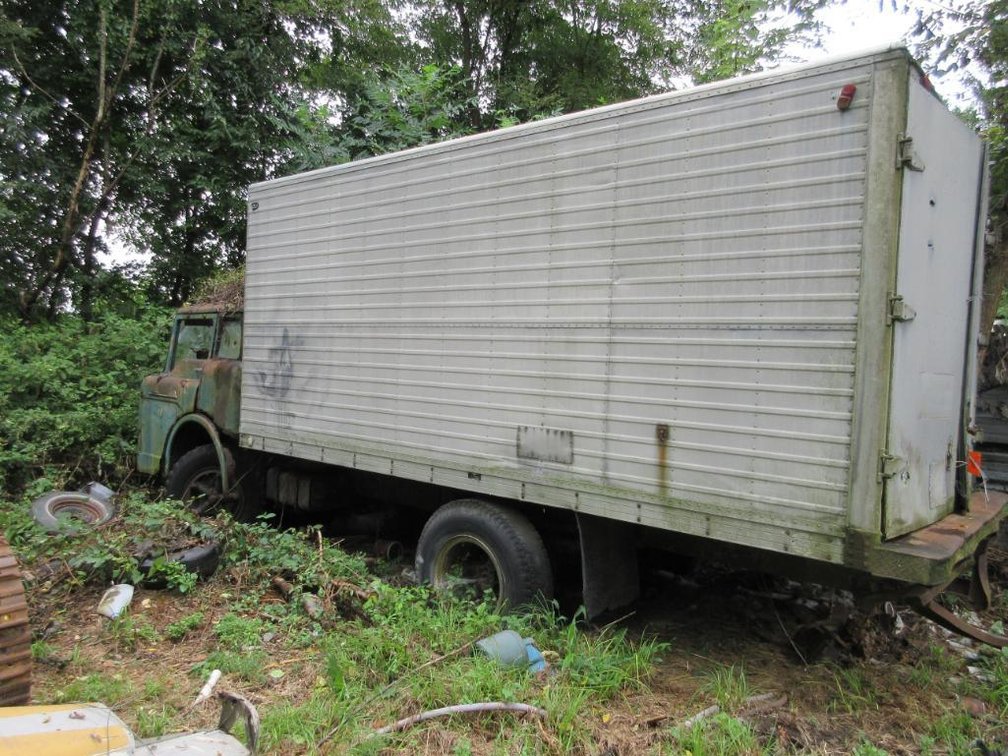 ford 20' box truck PARTS ONLY NO TITLE