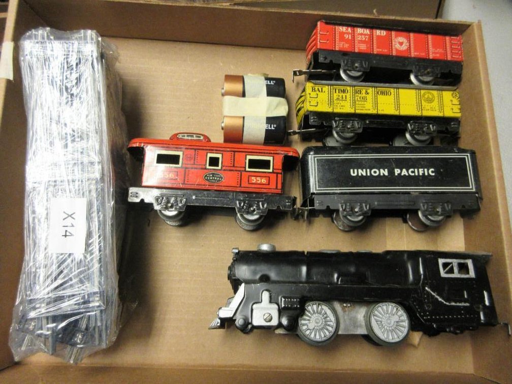 Marx Train, engine no #, New York Central Lines caboose #556, Union Pacific Tender, Baltimore Ohio coal car #241708, Seaboard coal car G11