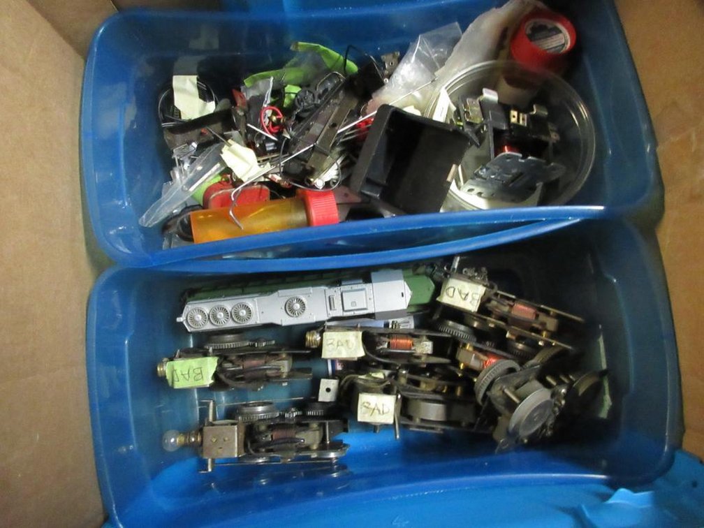 1 Lot of train parts