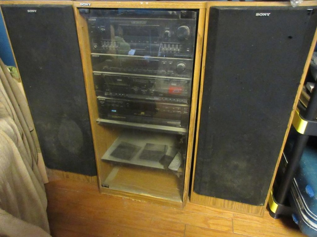 Sony Stereo System w/ speakers