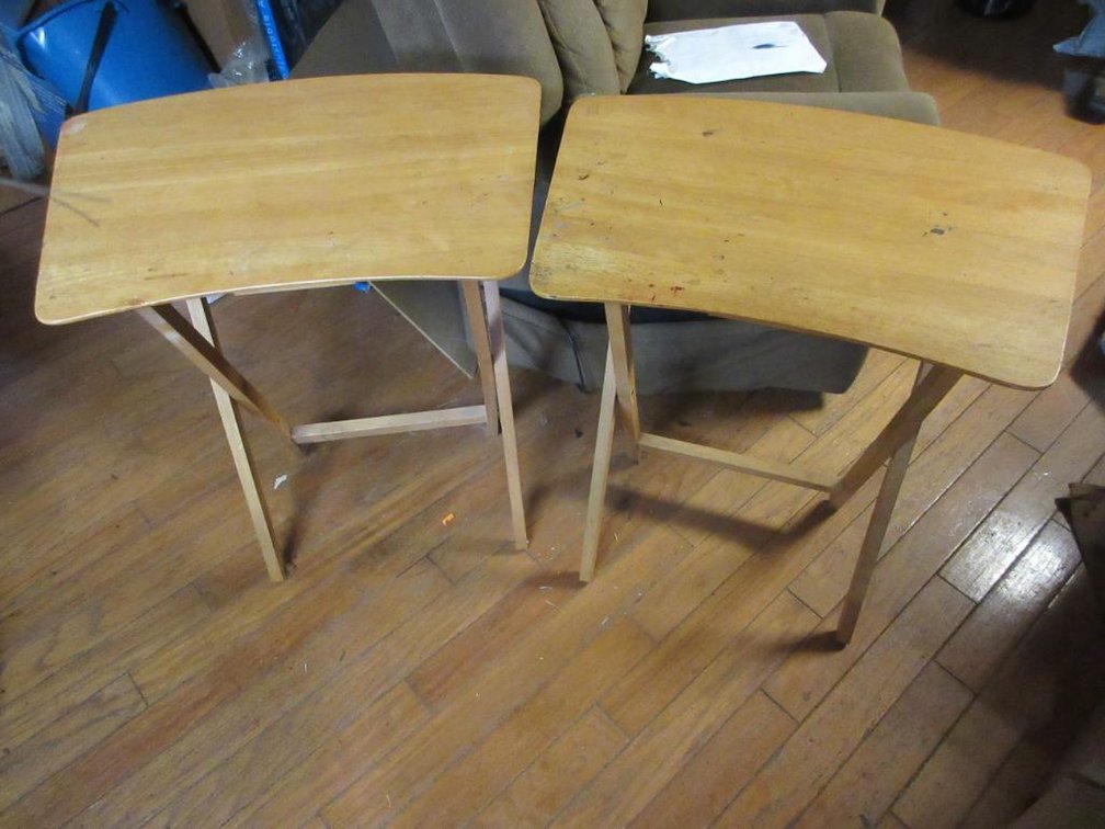 2 Folding TV trays