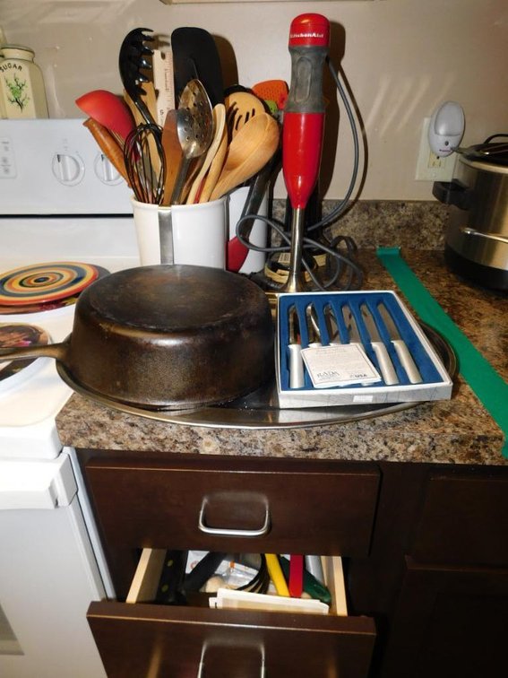 Cutlery - new in box, wooden serving & cooking items, kitchen emersion blender, 10.5" cast iron deep skillet, electric knife & stainless steel magnetic knife bar