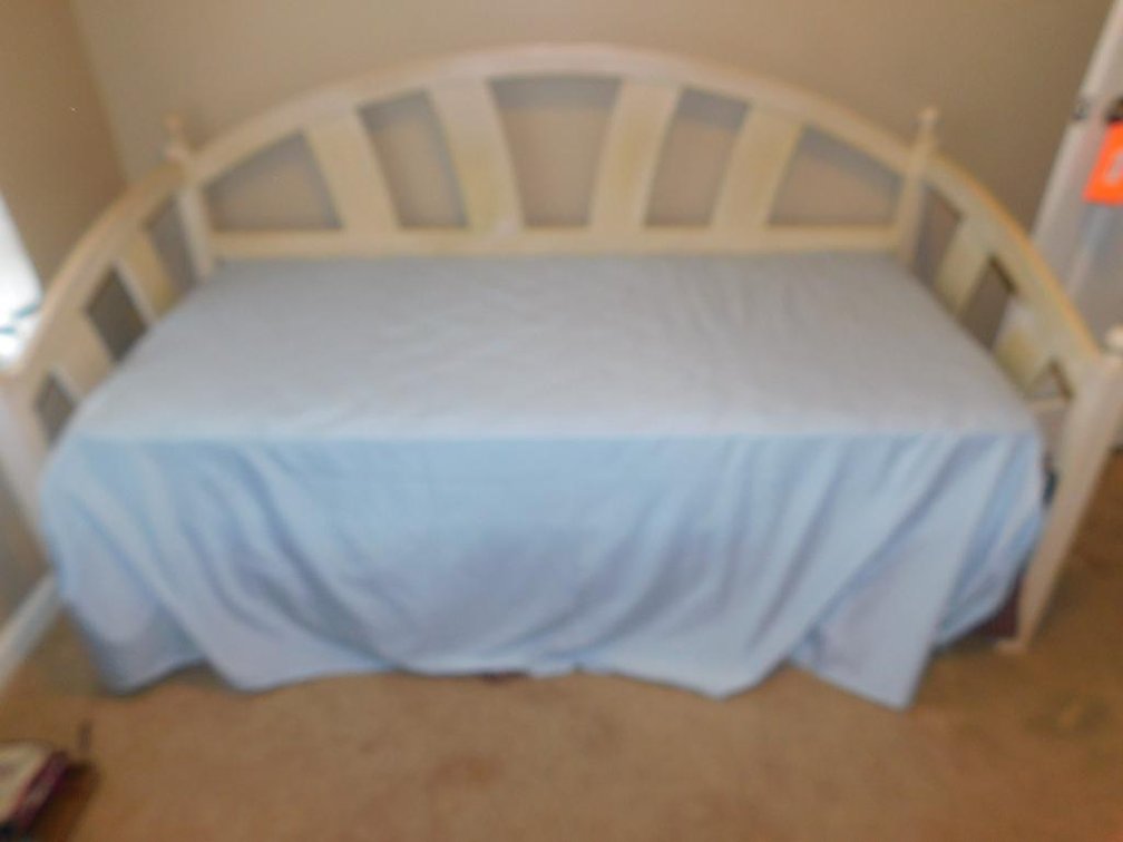 Day bed to include trundle