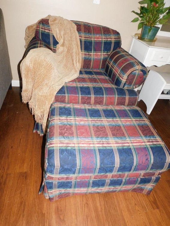 Plaid chair w/ ottoman
