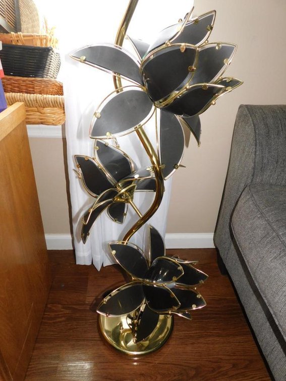 Tulip lamp w/ brass base