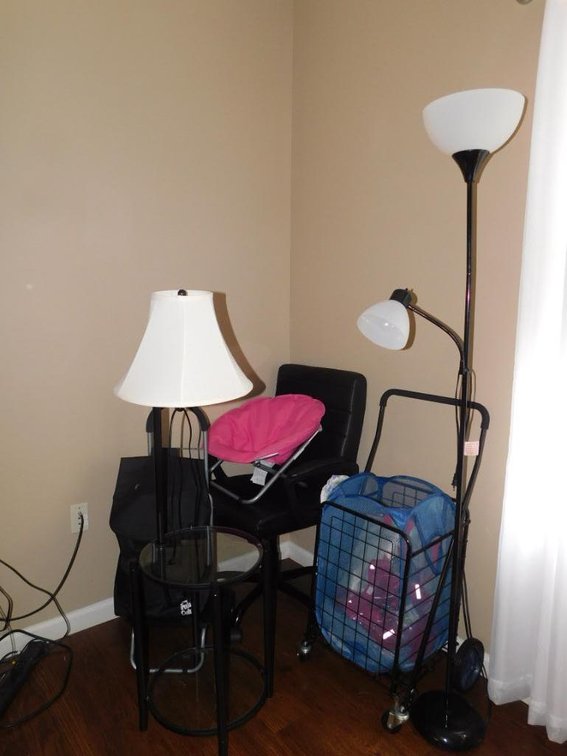 2 Floor lamps, office chair, doggie bed & wheeled carrying carts