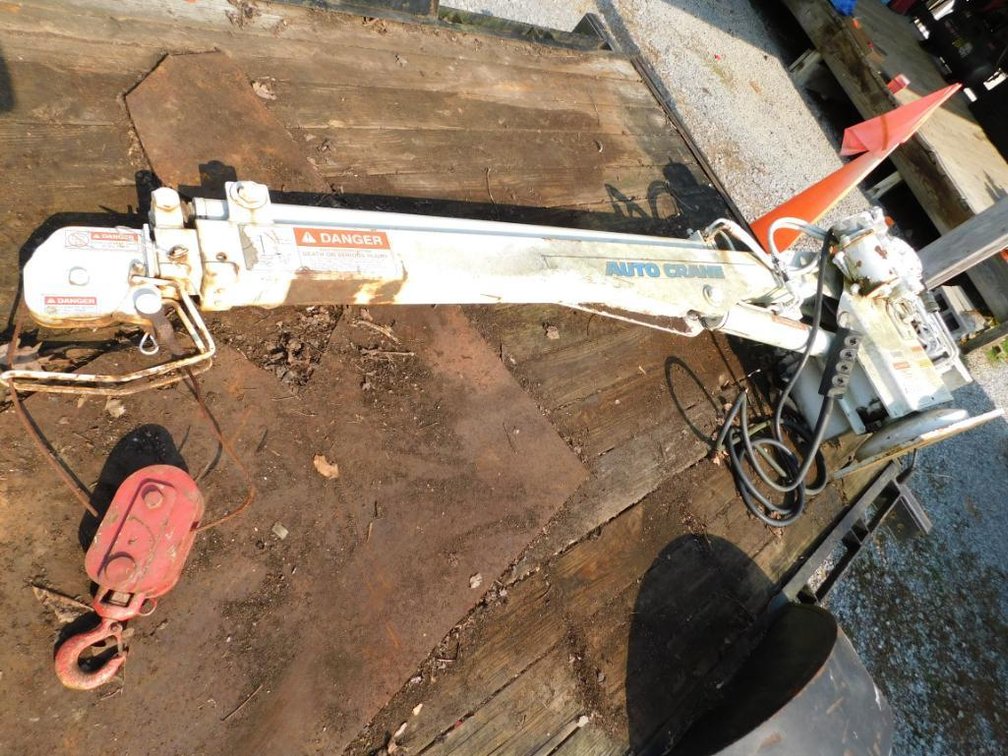 Auto crane 3203PRX