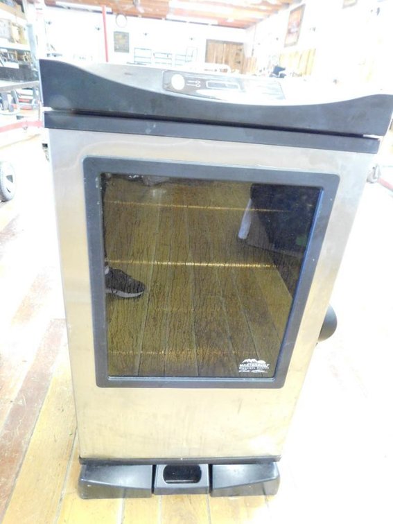Master Built Signature Series electric pellet smoker