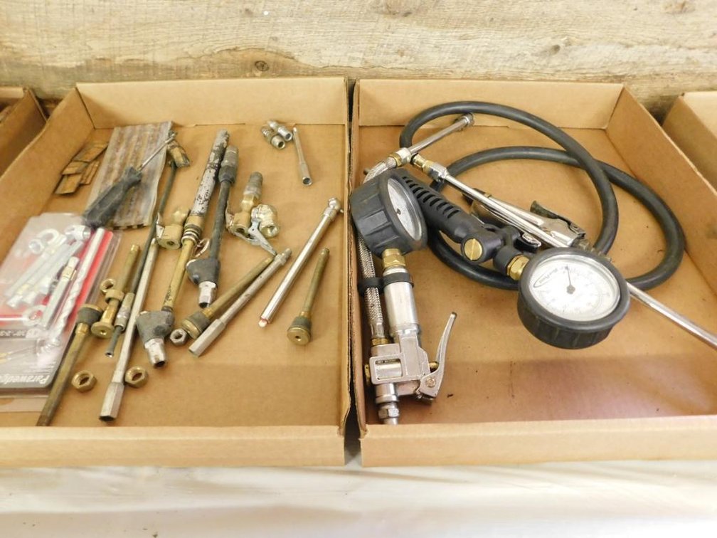 2 Lots of air tool fittings, accessories & blowers