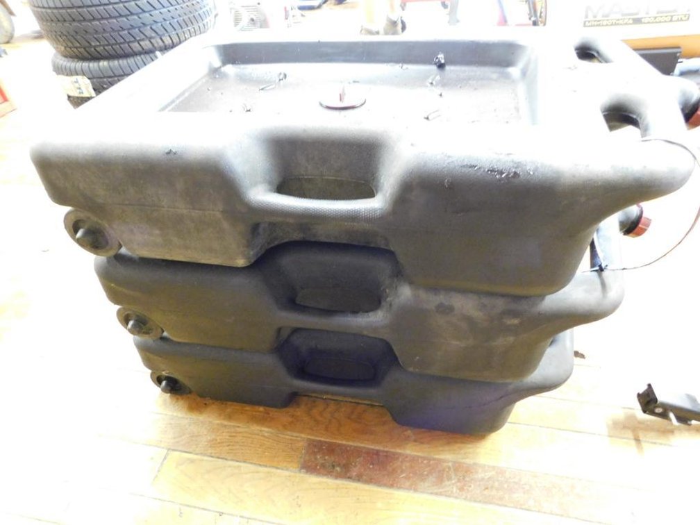 3 Oil catch containers on wheels
