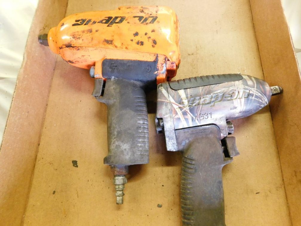 Snap-On 3/8 impact gun & 1/2" impact gun