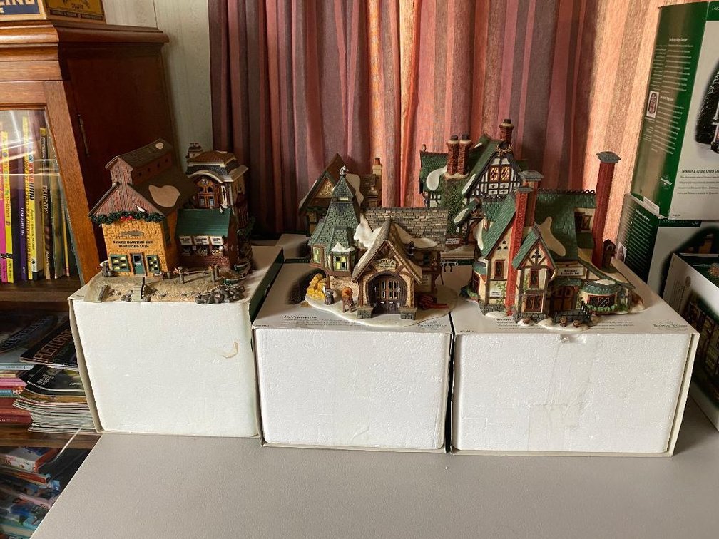 Lot 6 Dept 56 Dickens Village houses, some boxes