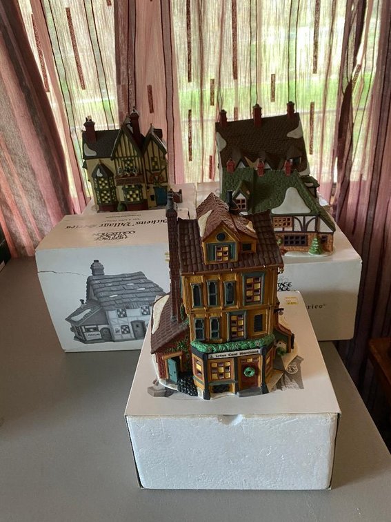 Lot 5 Dept 56 Heritage Village collection houses, some boxes